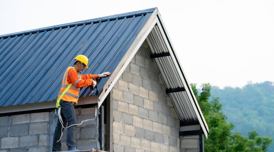 Expert Emergency Roof Repairs services in Sailor Springs, IL
